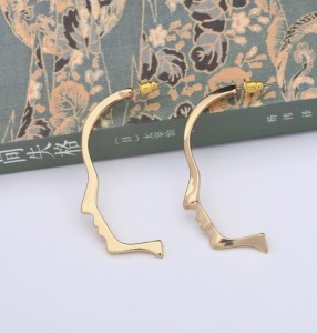 Custom Fancy Design Gold Plated Metal Human Face Shaped Fashion Earring