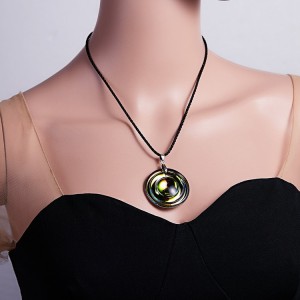 Fashion Simple Punk Tide Clavincle Chain Green Bright Color Round Crystal Pendant Necklace