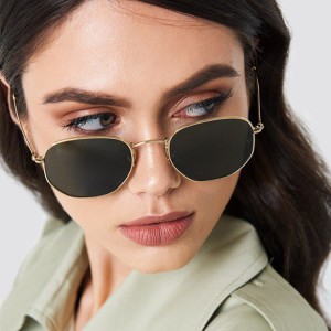 2019 new small square sunglasses wild street shot colorful sunglasses men and women retro sunglasses