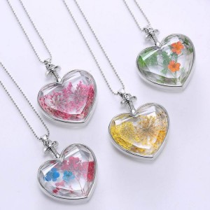 Valentine’s Day Gift Jewelry Heart-shaped pendant love crystal plants dried flowers necklace