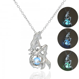 Halloween creative accessories open pendant jewelry beauty mermaid luminous in dark necklace pendant gift for halloween