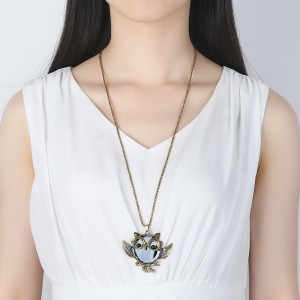 Newest Hot Sale Custom Cute Blue Gem Diamond Owl Pendant Sweater Chain Necklaces Jewelry