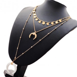 Women Fashion Multilayer Gold Chian Horn Pendant Choker Boho Necklace