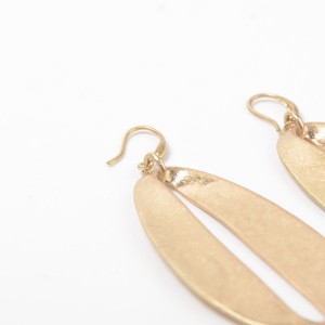 Latest Fashion temperament gold metal raindrops earrings
