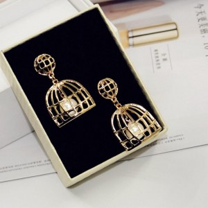 Hot sale gold plated alloy birdcage design pearl stylish girl earrings