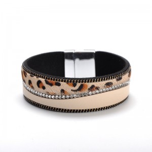 WENZHE Boho Women Bracelet Jewelry Female Leopard Crystal Leather Bangle