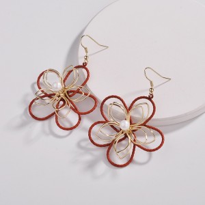 WENZHE Latest design wire wrapped multi-layered flower spray paint pearl earrings