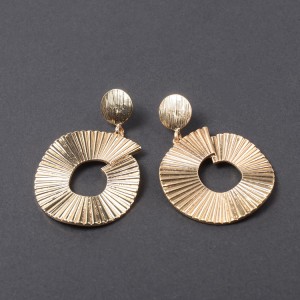 Wholesale gold Alloy geometric vintage fold simple round hollow earrings