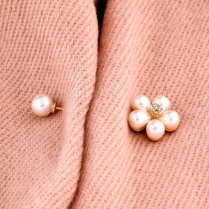 Retro brooch simple fashion word pearl female pin flower shirt sweater pin