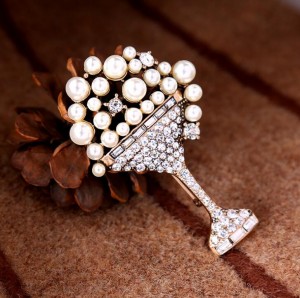 Bridal Brooch Pin Wineglass Goblet Rhinestone Pearl Spring Brooch High Quality