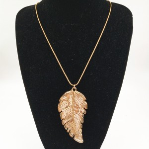 Fashion Women Costume Jewelry Leaf Shape Simple Design Charm Saudi Gold Necklace