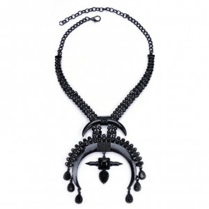 Exaggerated Vintage Geometry Moon Pendant Choker Statement Fashion Necklace