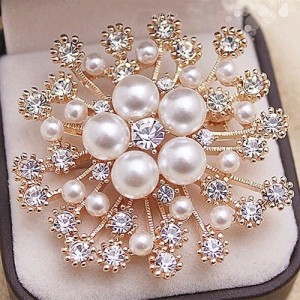 Women’s clothing accessories large snowflake pearl crystal brooch beautiful flower brooch