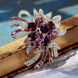 Europe and the United States women’s jewelry high-grade rhinestone brooch combination pin creative sweater clothing accessories