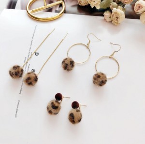 wholesale female fashion earrings retro leopard earrings with ball