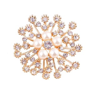 Women’s clothing accessories large snowflake pearl crystal brooch beautiful flower brooch