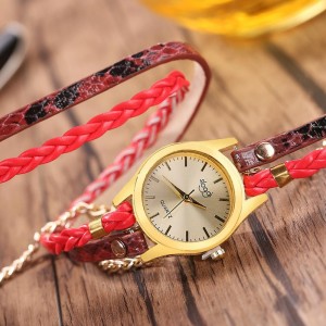 Wholesale Women Fashion Watch Long Leather Strap Women Bracelet Quartz Retro Wrist Watches