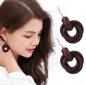 Latest products in market custom female accessories jewelry circle wooden earrings