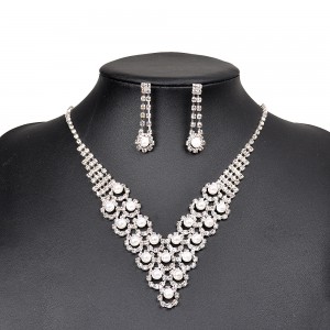 WENZHE Fashion Simulated Pearl Jewelry Set Women Elegant Claw Chain Statement Necklace Drop Earrings