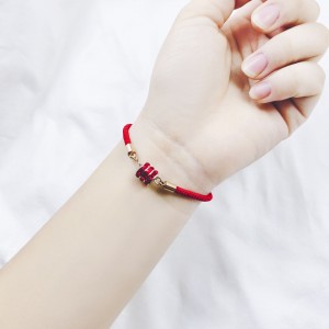 2019 new lucky gold and titanium steel red rope bracelet