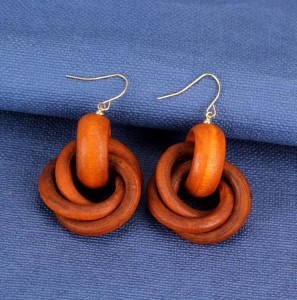 Latest products in market custom female accessories jewelry circle wooden earrings