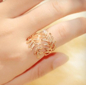 Yiwu jewelry manufacturer shine zircon gold plated leaf wrap ring