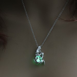 Halloween creative accessories open pendant jewelry beauty mermaid luminous in dark necklace pendant gift for halloween