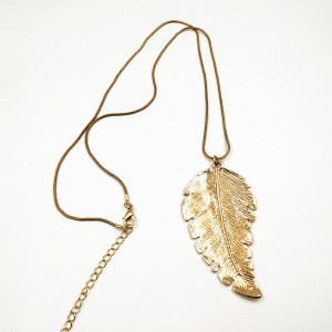 Fashion Women Costume Jewelry Leaf Shape Simple Design Charm Saudi Gold Necklace