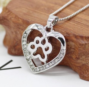 Hot sale jewelry hollow heart shape animal dog paw necklace