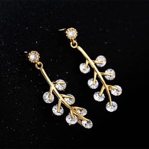 New cute fresh leaves earrings Simple s925 silver needle earrings Stylish personality zircon earrings