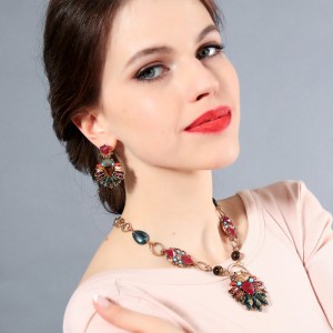 Factory Wholesale Baroque Style Retro Luxury Colorful Gemstone Natural Stone Earring for Women