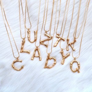WENZHE Fashion Hot Selling Simple Letter Personality Gold Sliver Initial Alphabet Pendant Necklace Women Jewelry