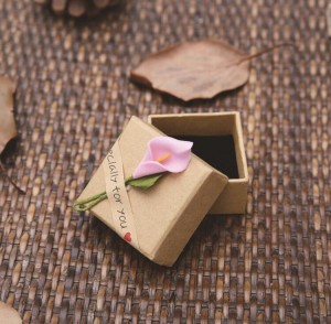 Valentine’s Day ring gift box custom flower kraft paper jewelry box