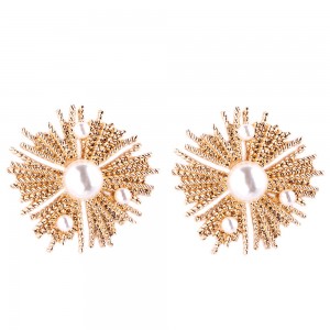Latest Designs Fashion Accessories Pearl Flower Dainty Stud Earrings For Women