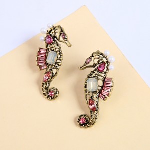 New Personality Creative Sea Jewelry Vintage Hollow Seahorse Pearl Pink Crystal Gemstone Stud Earrings