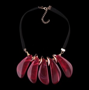 Women Jewelry Accessories Exaggerated Irregular Resin Pendant Necklace Choker