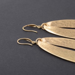 Latest Fashion temperament gold metal raindrops earrings