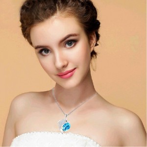 Wenzhe jewelry Sapphire Crystal jewelry High quality Dolphin Fish Pendant Clavicle Chain Necklace