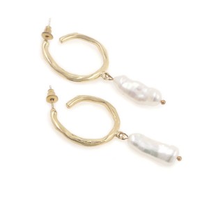 WENZHE 14K Gold Round Hoop Earring for Women Hammered Natural Baroque Pearl Earrings