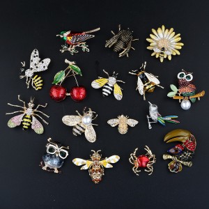 2019 new painted bee brooch animal accessories pin cute metal studded bee collar brooch