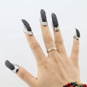 Accessories Men’s Alloy Rhinestone Exaggerated Eagle Claw Nail Ring Set