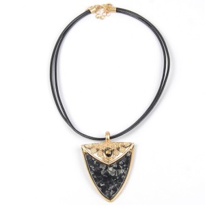 WENZHE Gold Geometric Triangle Alloy Pendant Necklace