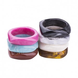 Latest imitation jade lady jewelry fashion big resin bangle