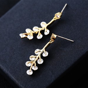 New cute fresh leaves earrings Simple s925 silver needle earrings Stylish personality zircon earrings