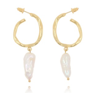 WENZHE 14K Gold Round Hoop Earring for Women Hammered Natural Baroque Pearl Earrings