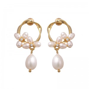WENZHE Popular natural pearl earrings copper plated 14K gold flower earrings