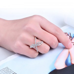 Wholesale Wedding Ring Silver Zircon X Shape Cross Ring For Ladies Finger Bridal Rings