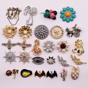 2019 new retro anise star bee bat boutonniere clothing accessories pin