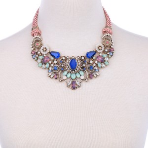 European Luxury Jewelry Wholesale Flower Necklace Designs Resin Statement Necklace